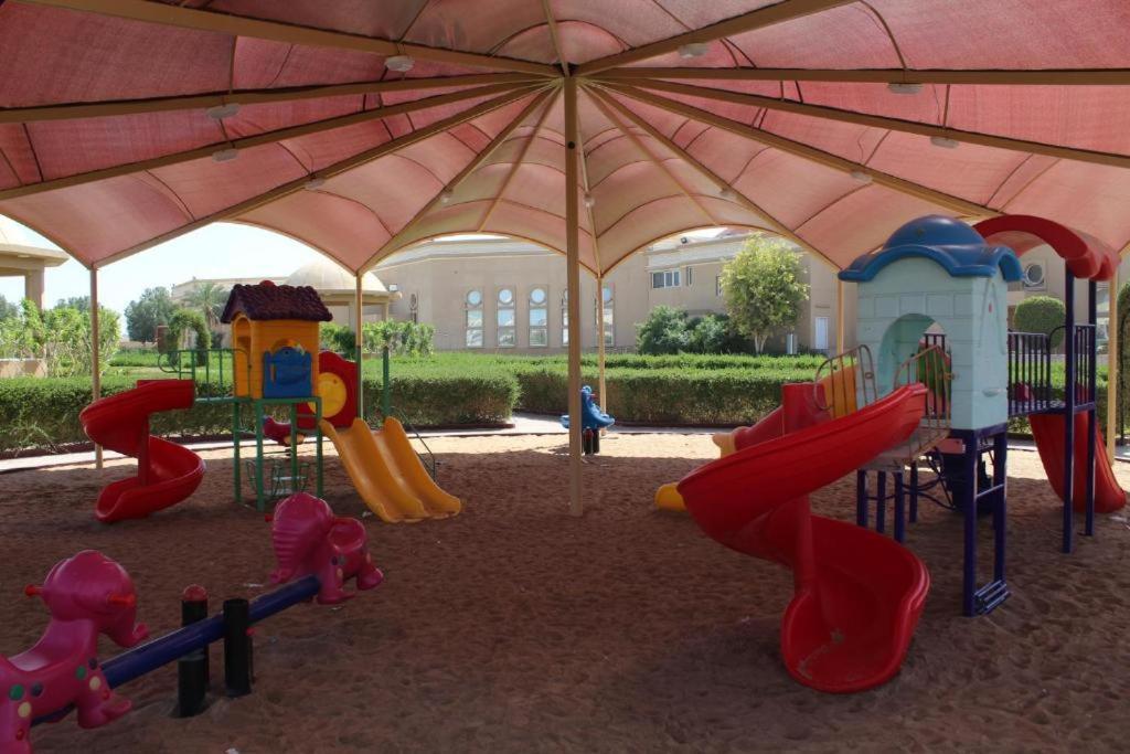 Al Salam Grand Hotel Ал Бурайми Екстериор снимка