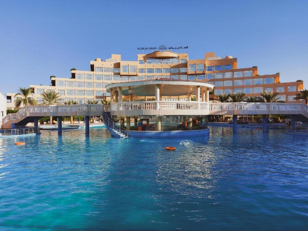 Al Salam Grand Hotel Ал Бурайми Екстериор снимка